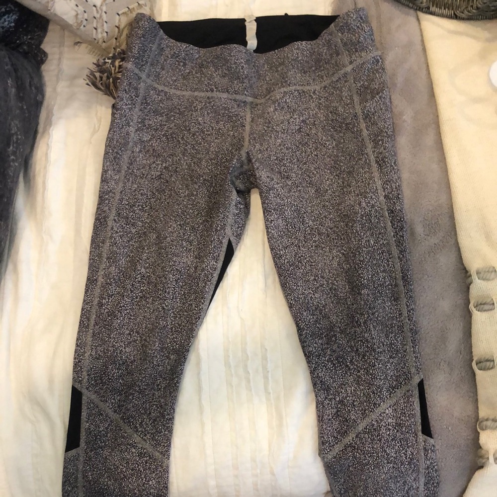 Lulu Capri leggings